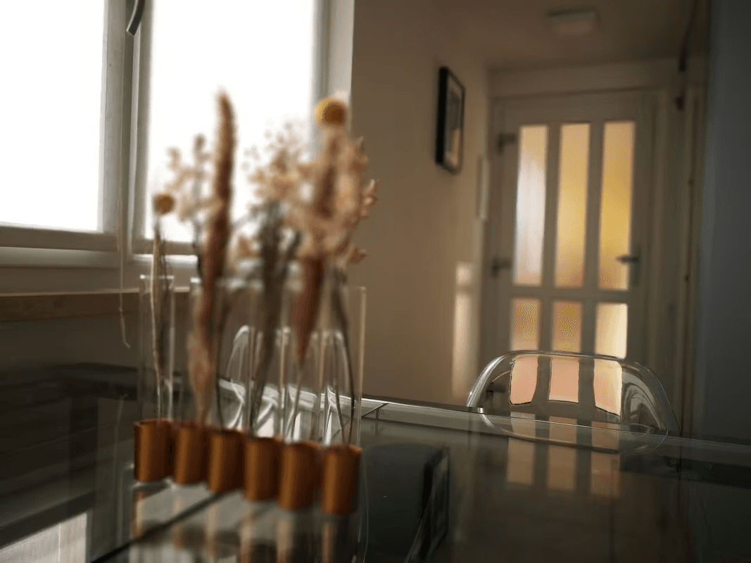 living-room-flowers 