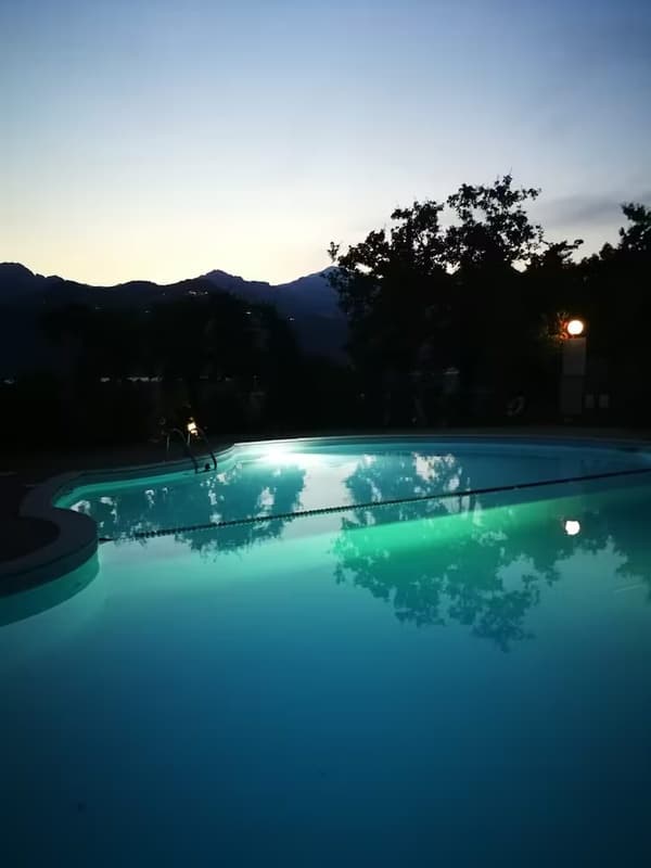 swimming-pool